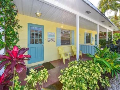 Holmes Beach Cute Cottage Style 75 Yards from Beach Holmes Beach Cute Cottage Style 75 Yards from Beach